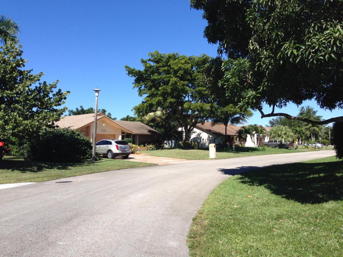 Entire Single Family Home 3 Bed 2 Bath In Water Front Big Cozy Back Yard View Coconut Creek Luaran gambar