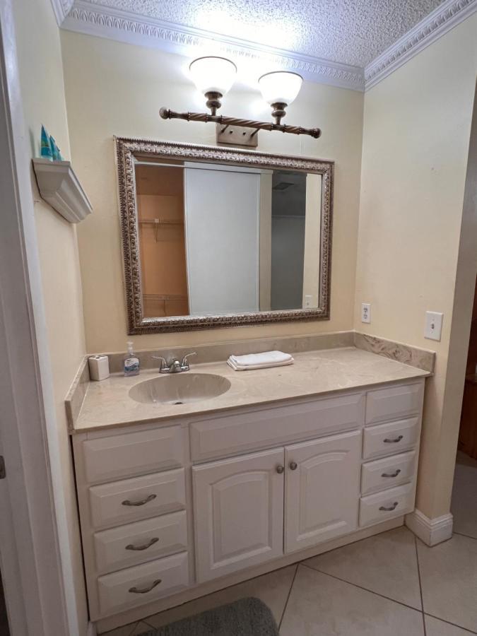 Entire Single Family Home 3 Bed 2 Bath In Water Front Big Cozy Back Yard View Coconut Creek Luaran gambar